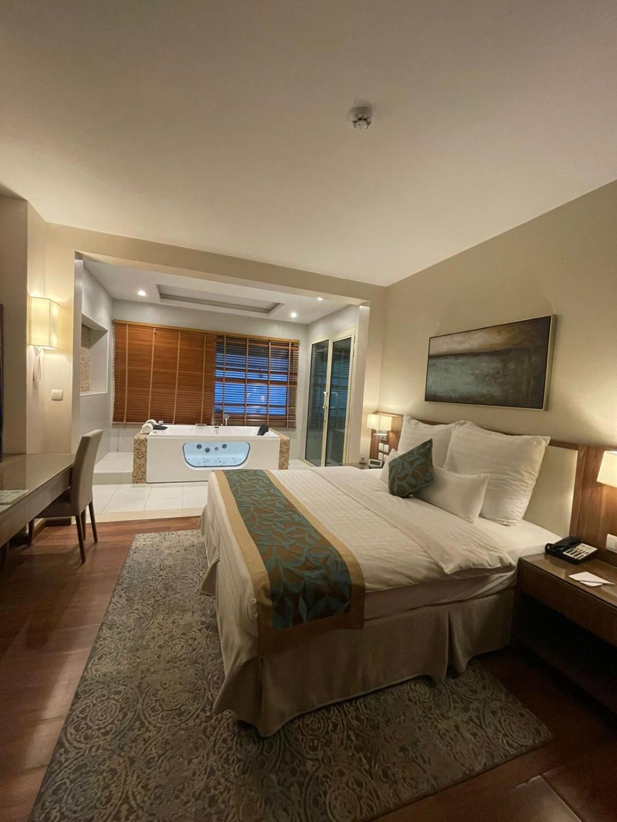 เบสต์ เวสเทิร์น พลัส บูไรดะฮ์ Hotel บูเรดาห์ ภายนอก รูปภาพ